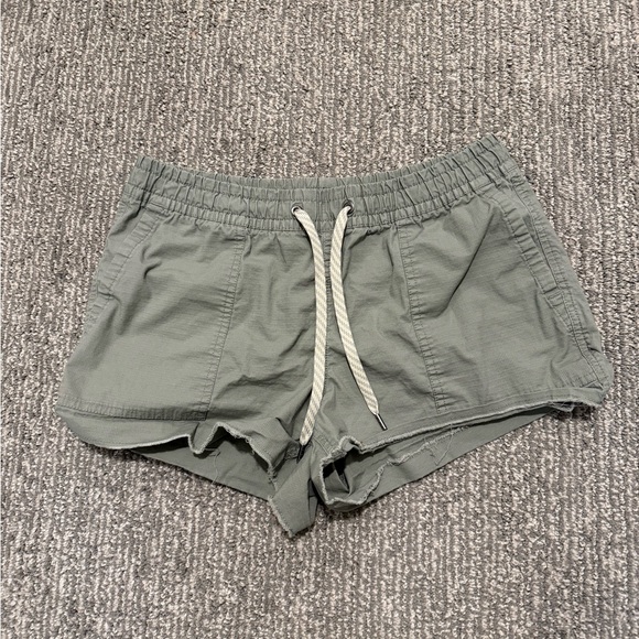Vuori Pants - Vuori Women’s Ripstop Drawstring Shorts Sage Green Size Small